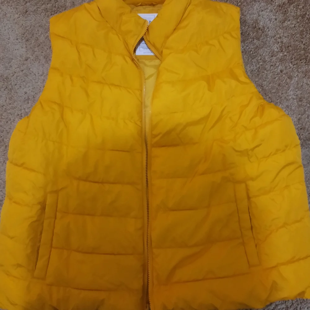 GAP Yellow Puffer Vest - Picture 1 of 4